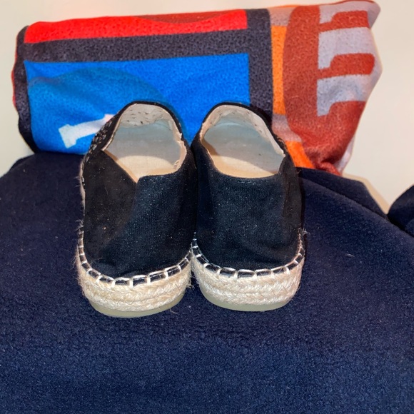 Shoes - Picture 3 of 8